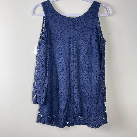 JM Collection Navy Cold Shoulder Lace 3/4 Sleeve V Neck Top NWT Size Small - Picture 7 of 12